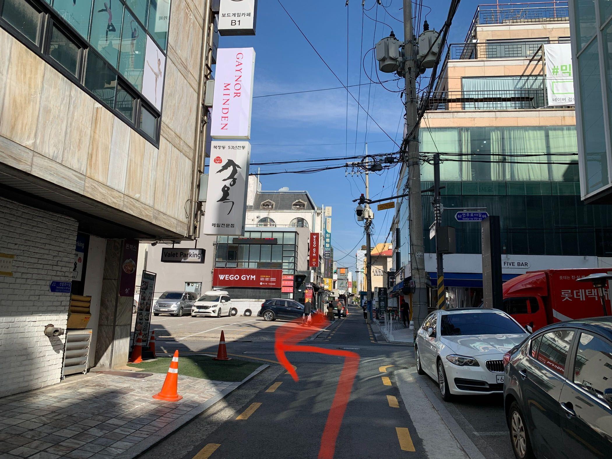 韓国カフェ　韓国ベーカリーカフェ　韓国ベーカリー　狎鴎亭　狎鴎亭ロデオ　韓国カフェ　BUTTERFUL＆CREAMOROUS　韓国美味しい物　韓国美味しいデザート