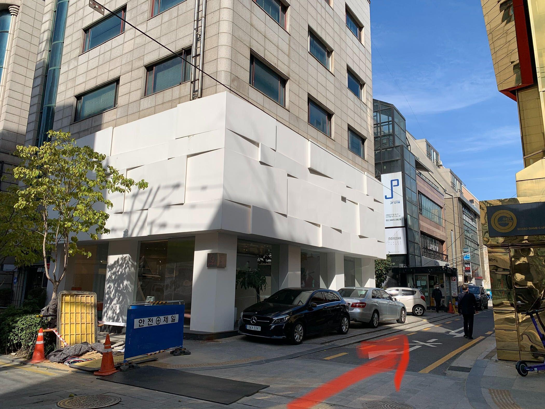 韓国カフェ　韓国ベーカリーカフェ　韓国ベーカリー　狎鴎亭　狎鴎亭ロデオ　韓国カフェ　BUTTERFUL＆CREAMOROUS　韓国美味しい物　韓国美味しいデザート