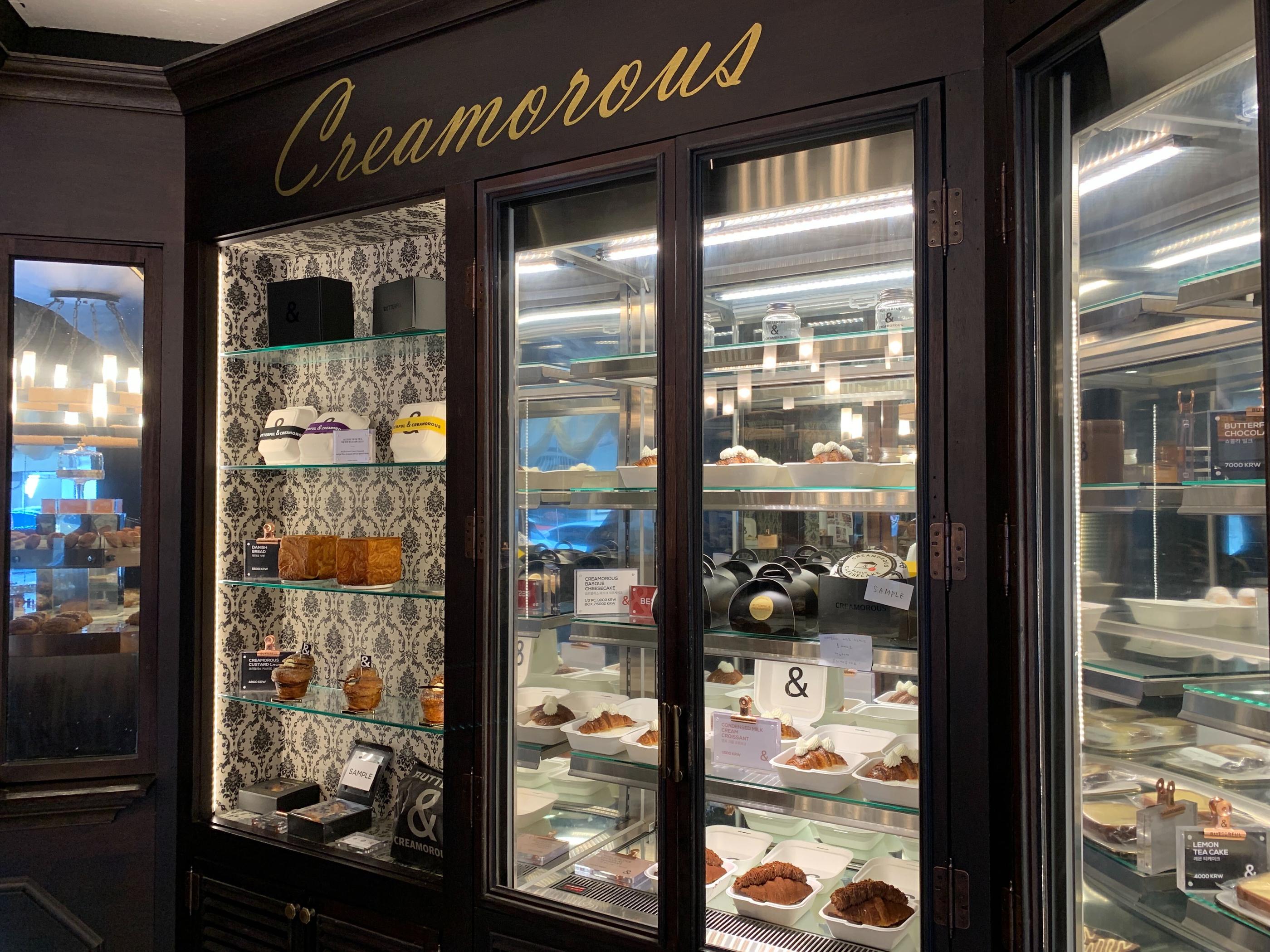 韓国カフェ　韓国ベーカリーカフェ　韓国ベーカリー　狎鴎亭　狎鴎亭ロデオ　韓国カフェ　BUTTERFUL＆CREAMOROUS　韓国美味しい物　韓国美味しいデザート