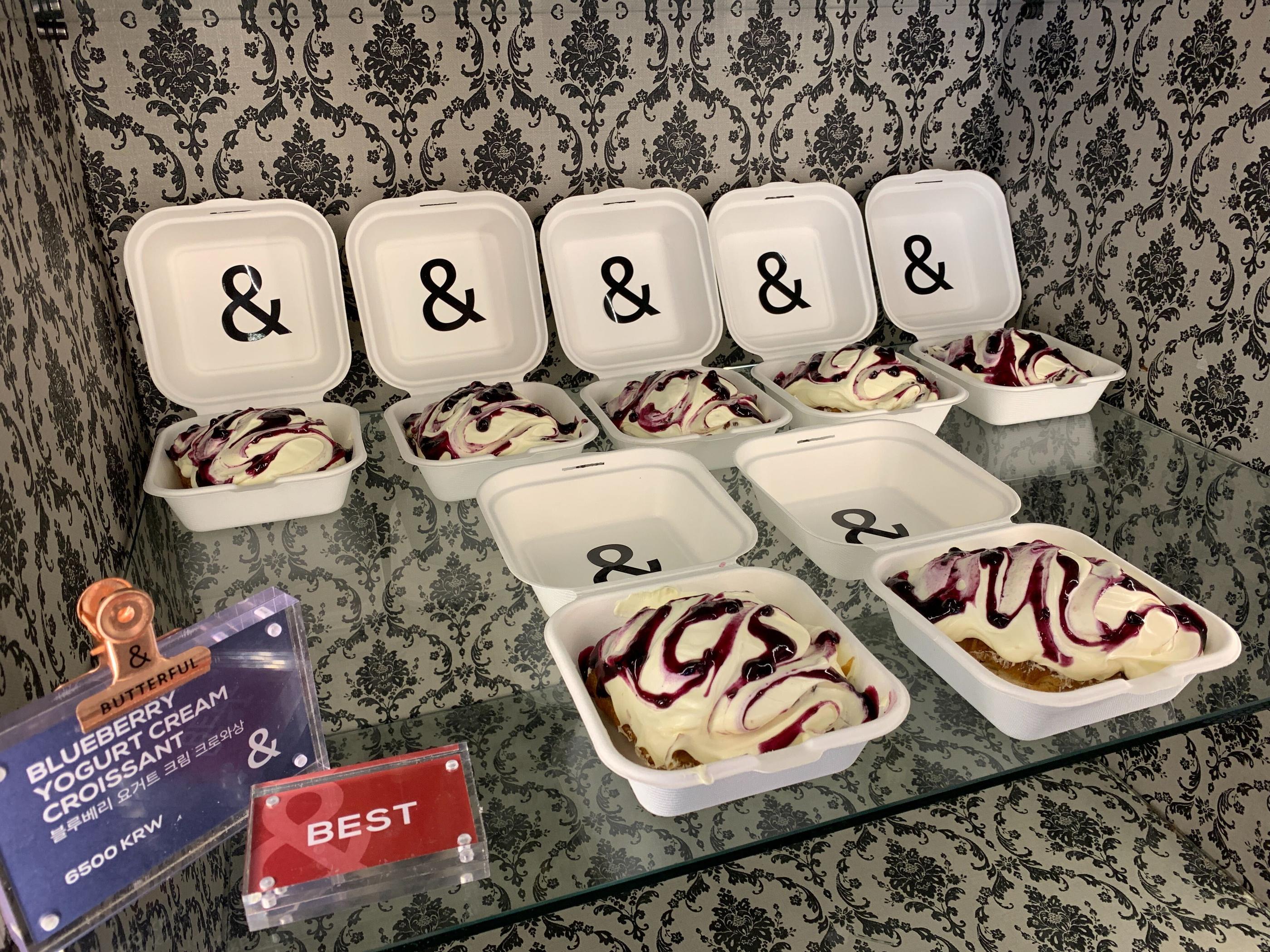 韓国カフェ　韓国ベーカリーカフェ　韓国ベーカリー　狎鴎亭　狎鴎亭ロデオ　韓国カフェ　BUTTERFUL＆CREAMOROUS　韓国美味しい物　韓国美味しいデザート