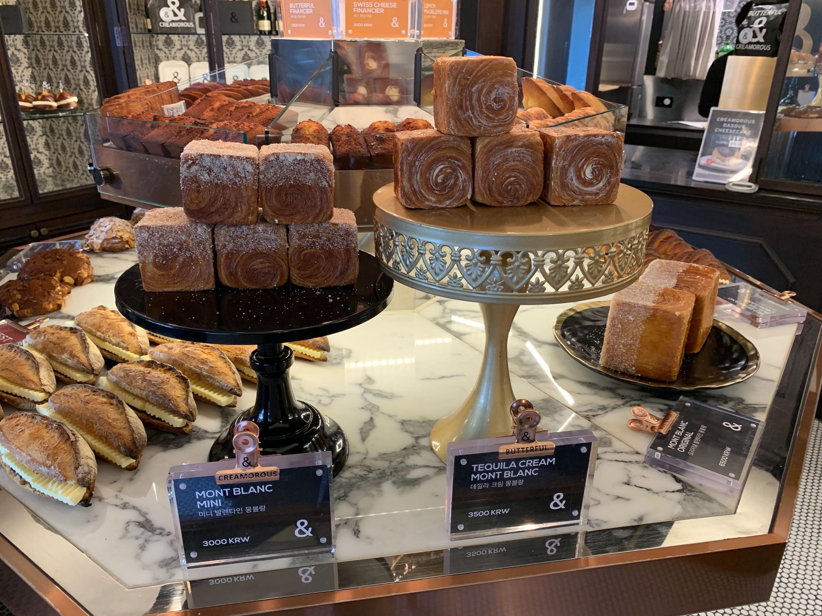 韓国カフェ　韓国ベーカリーカフェ　韓国ベーカリー　狎鴎亭　狎鴎亭ロデオ　韓国カフェ　BUTTERFUL＆CREAMOROUS　韓国美味しい物　韓国美味しいデザート