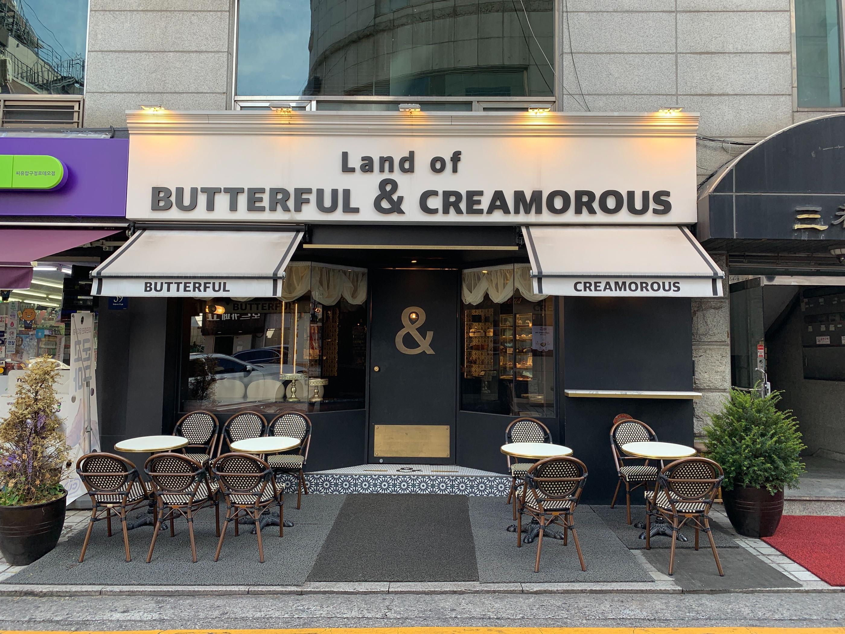 韓国カフェ　韓国ベーカリーカフェ　韓国ベーカリー　狎鴎亭　狎鴎亭ロデオ　韓国カフェ　BUTTERFUL＆CREAMOROUS　韓国美味しい物　韓国美味しいデザート