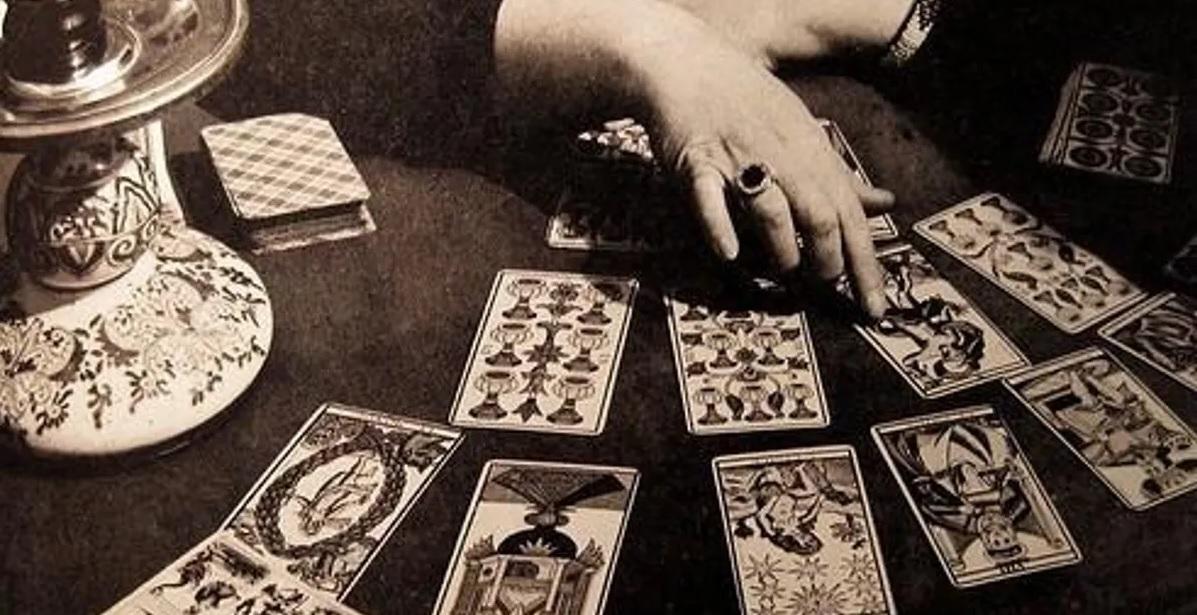 ไพ่ทาโรต์บนโต๊ะดูดวงสำหรับการทำนายโชค, การดูดวงแบบโบราณในเกาหลีที่ยังคงมีอยู่ในปัจจุบัน