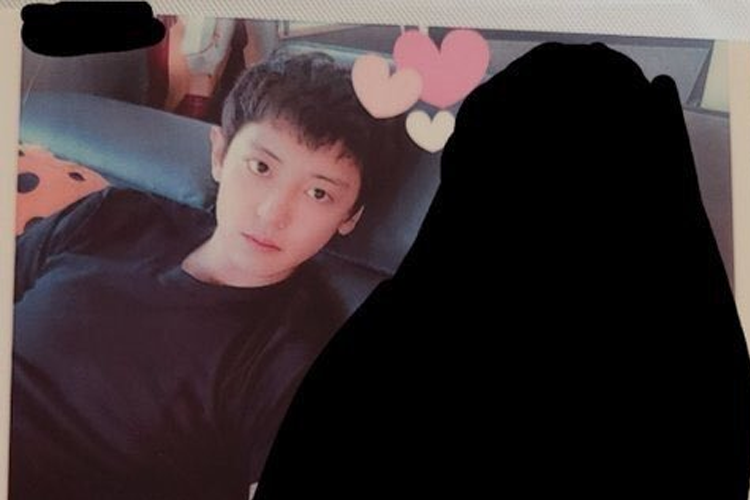 EXO成員與前女友的合照，展示韓國偶像的私人生活。