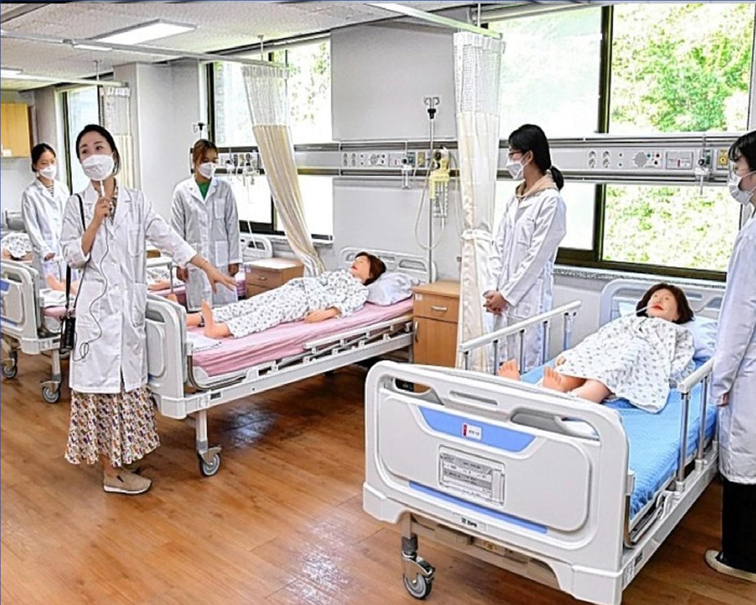 corona hàn quốc giãn cách xã hội học thực hành trực tiếp