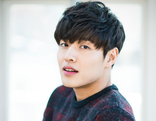 tên thật của KANG HA-NEUL 강하늘