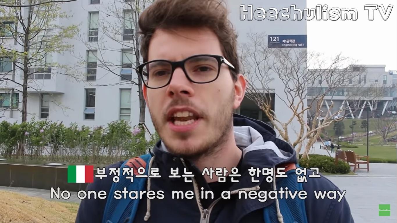 การเหยียดสีผิวและเชื้อชาติเป็นเรื่องที่เกิดขึ้นจริงในสังคมเกาหลี แต่สำหรับชาวต่างชาติที่เป็นคนผิวขาวพวกเขาได้รับการปฏิบัติที่พิเศษกว่าชาติอื่นจริงหรือไม่?6