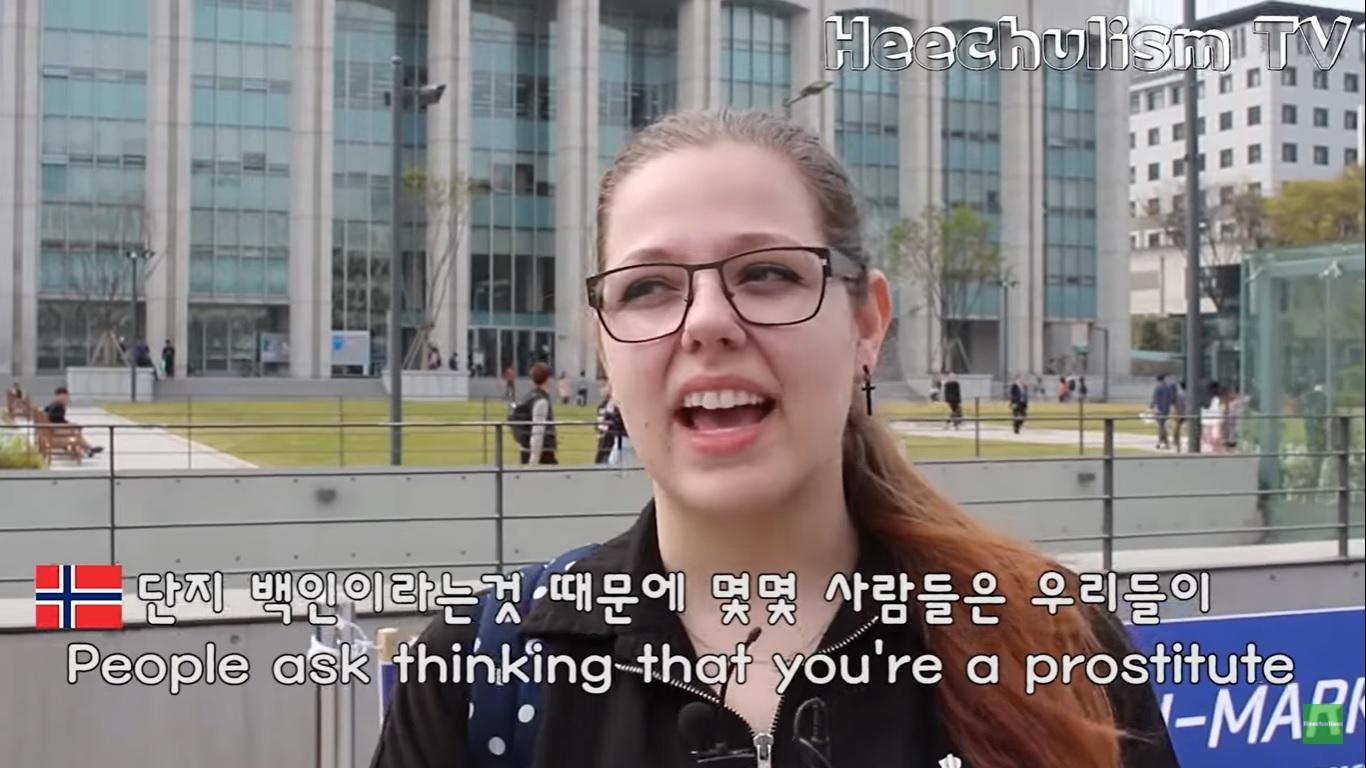 การเหยียดสีผิวและเชื้อชาติเป็นเรื่องที่เกิดขึ้นจริงในสังคมเกาหลี แต่สำหรับชาวต่างชาติที่เป็นคนผิวขาวพวกเขาได้รับการปฏิบัติที่พิเศษกว่าชาติอื่นจริงหรือไม่?7