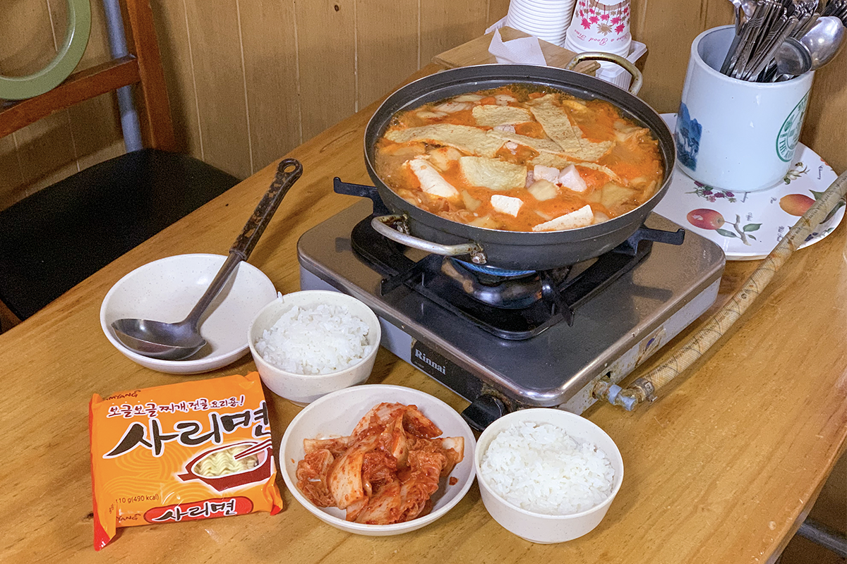 沒掛招牌的泡菜湯店 韓國美食