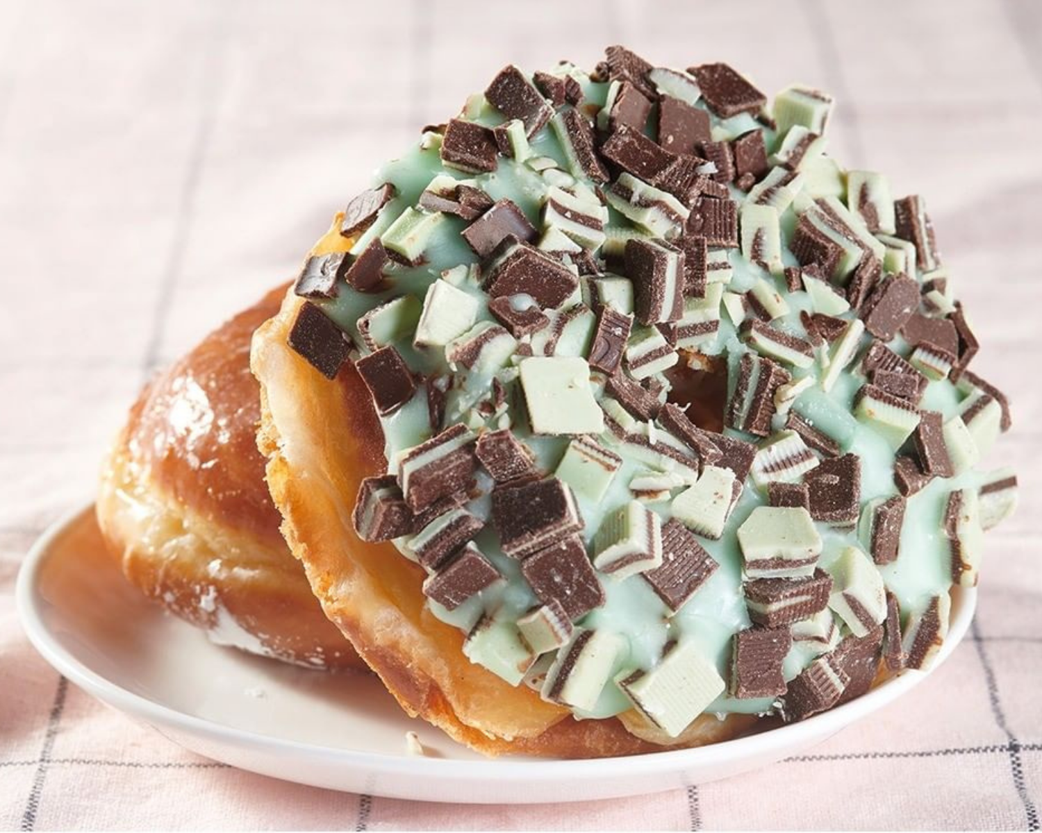 韓国カフェ、ドーナツ、チョコミント