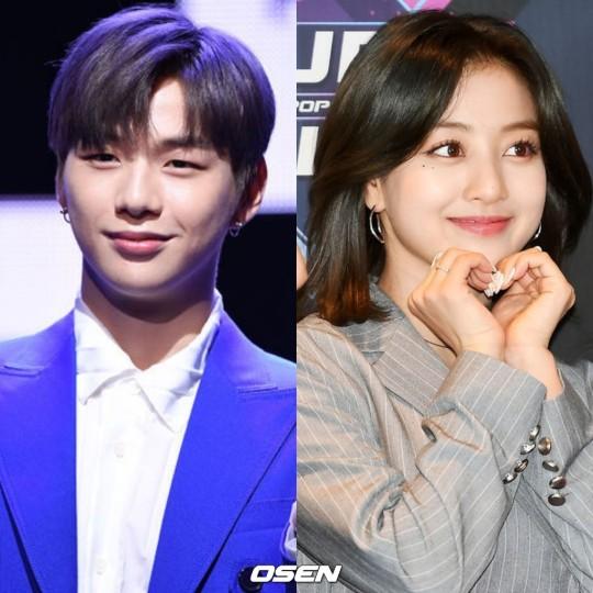 カン・ダニエルとジヒョが並んで立っており、それぞれ異なる服を着用している写真。オーセンの著作権表示があります。