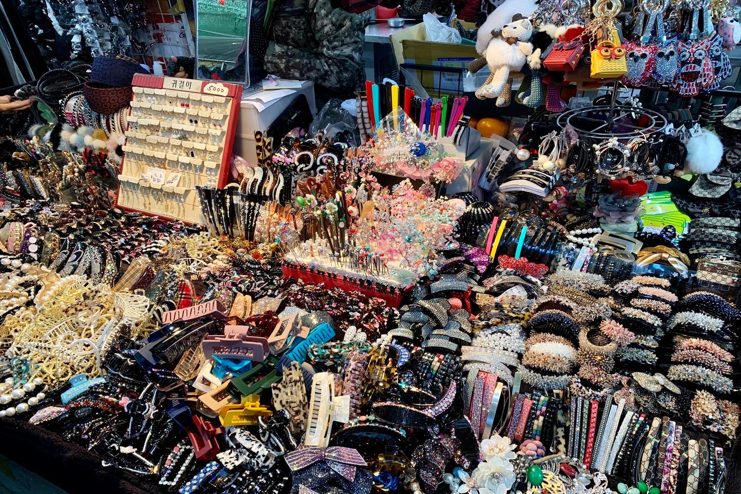 tour daegu dấu vết quê hương v bts chợ truyền thống hàn quốc seomun trâm cài