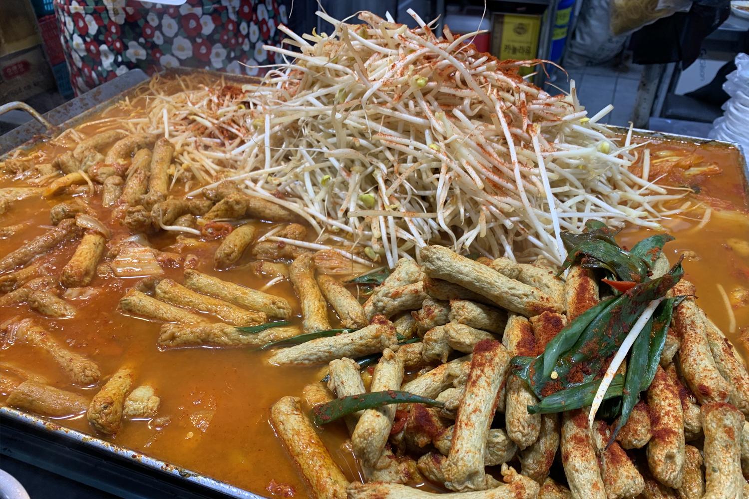 tour daegu dấu vết quê hương v bts chợ truyền thống hàn quốc seomun mandu dẹt 5000 won du lịch văn hóa odeng chả cá giá