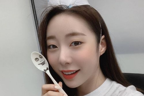 Creatrip 一重まぶたが魅力的な女性アイドル