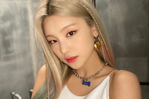 一重まぶたが魅力的な女性アイドル