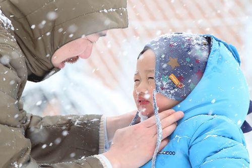 ฤดูหนาวทีเกาหลีกำลังใกล้เข้ามาเรื่อยๆทำให้คนเกาหลีต้องเตรียมพร้อมรับมือกับความหนาว แต่เนื่องจากสถานการณ์โควิดในตอนนี้ มีผลกระทบต่อการใช้จ่ายของคนเกาหลีหรือไม่?1