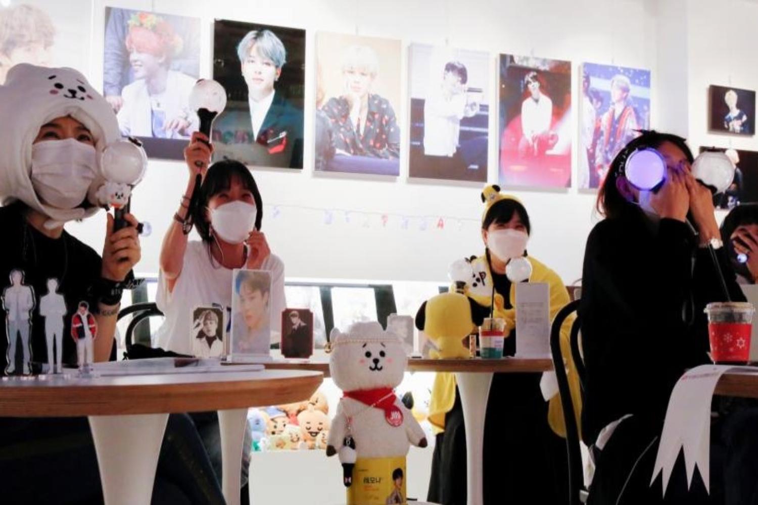 เพราะนังโควิดตัวร้าย! ทำให้คอนเสิร์ต KPOP ต้องถูกจัดในรูปแบบออนไลน์ แฟนคลับทั้งหลายมาเตรียมตัวสนุกกับคอนเสิร์ตออนไลน์ที่บ้านกันเถอะ!7