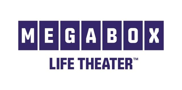 MEGABOX映画館の外観、夜景にライトが輝いている