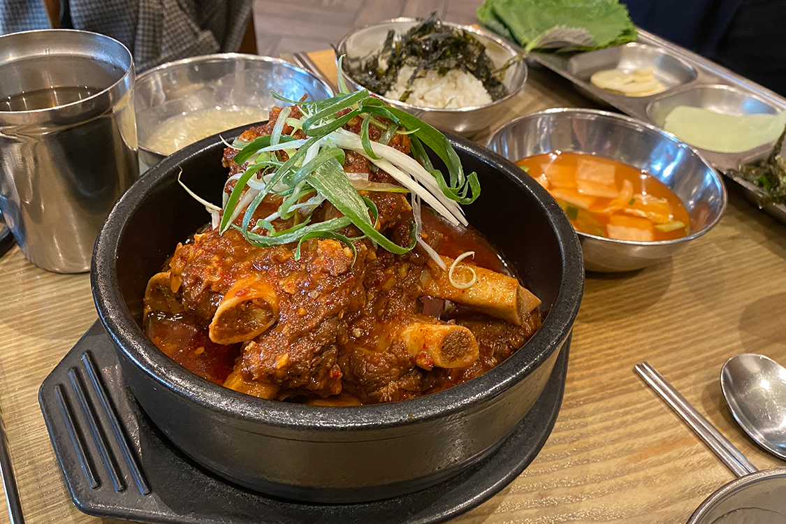 大邱 巨松燉排骨