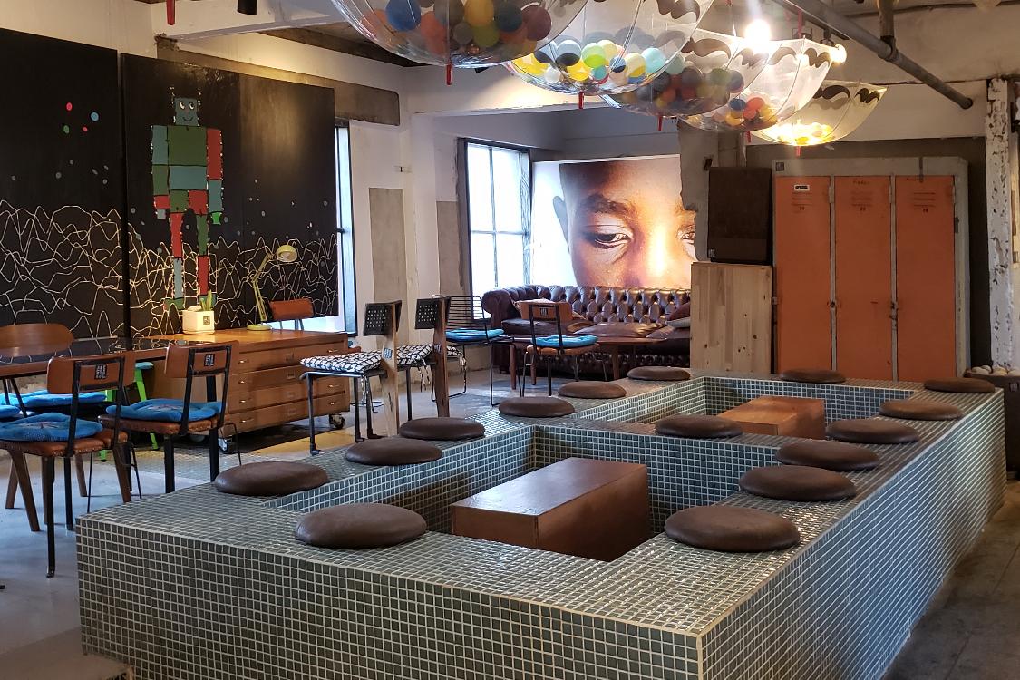 Mounhowazhang - Un hotel con sauna trasformato in caffè a Daegu