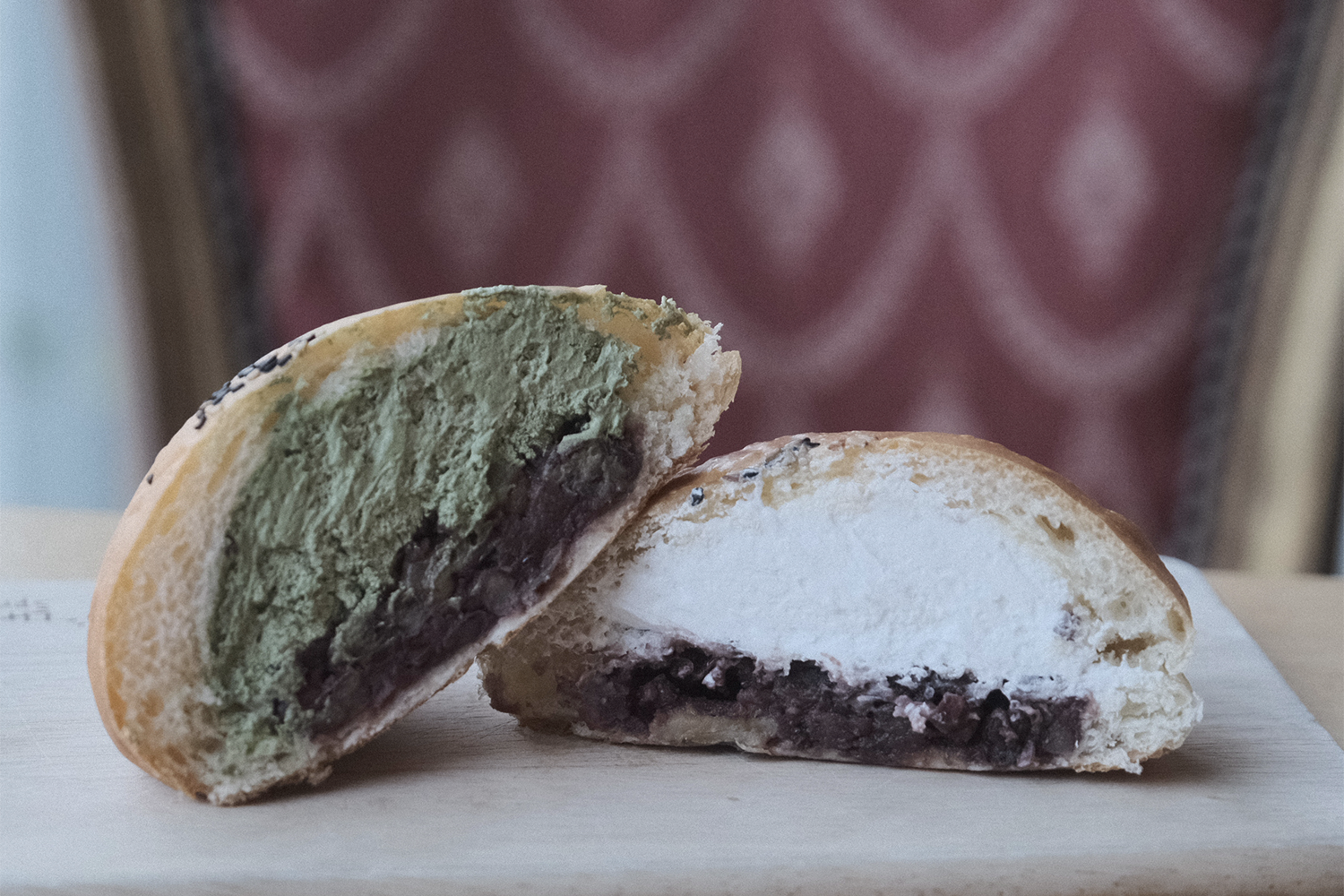 Geundaegolmok Danpatbbang con panna fresca e pasta di fagioli rossi