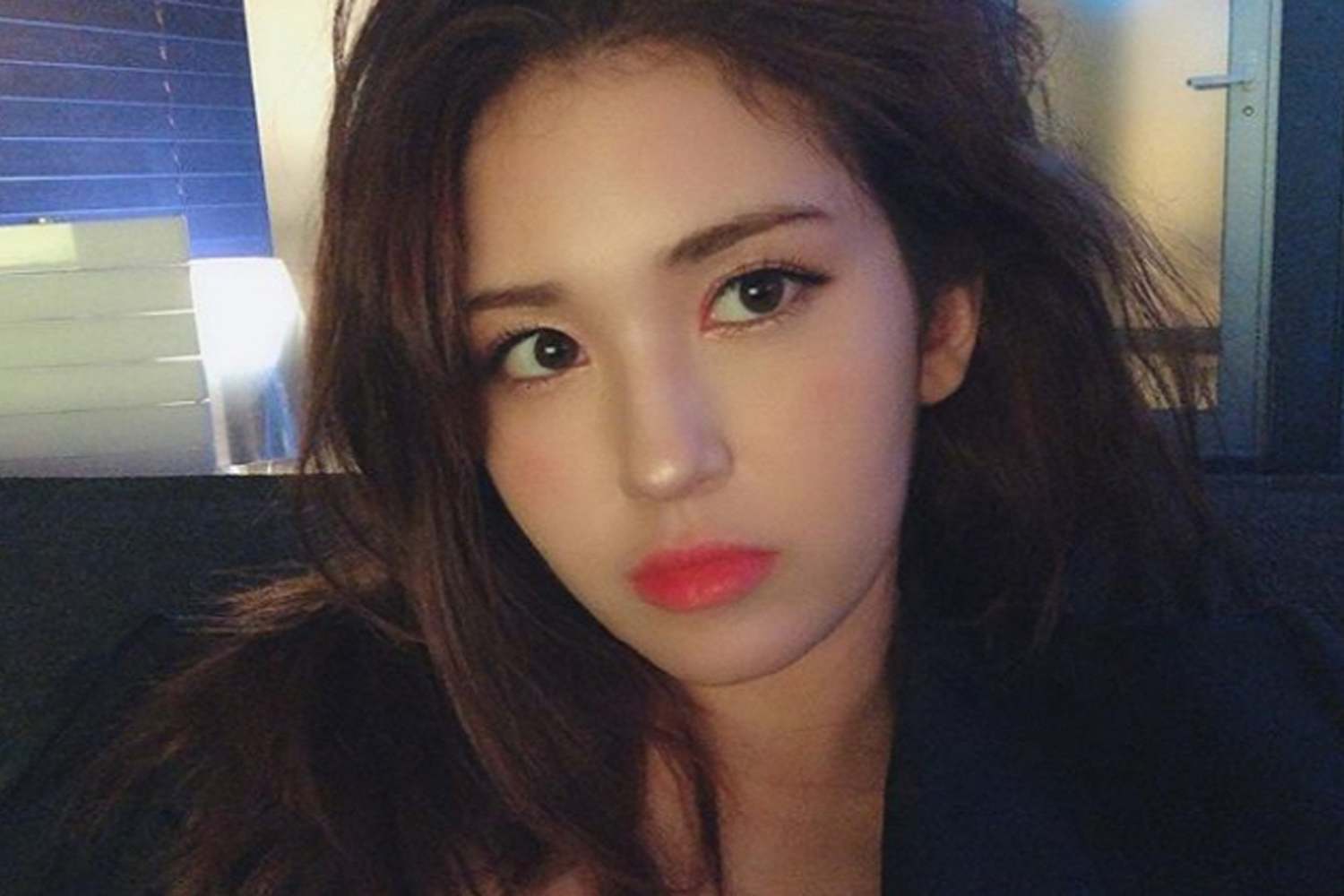 韓裔荷蘭加拿大混血歌手SOMI，她在《Produce101》第一季中脱穎而出，憑借獨特魅力吸引大批粉絲