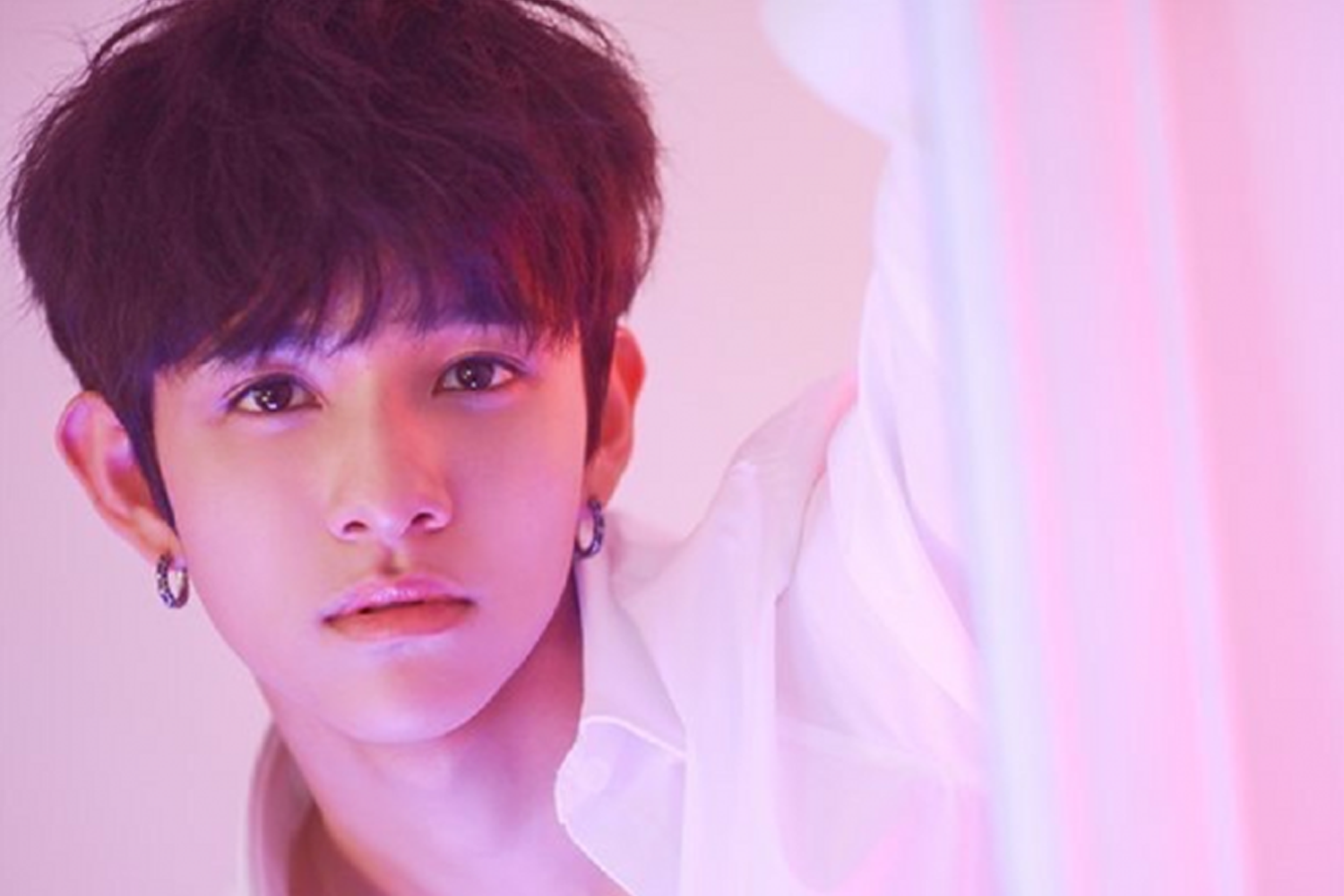 金Samuel，西班牙美韓混血偶像，曾在SEVENTEEN練習生及《Produce 101》中展現強勁實力