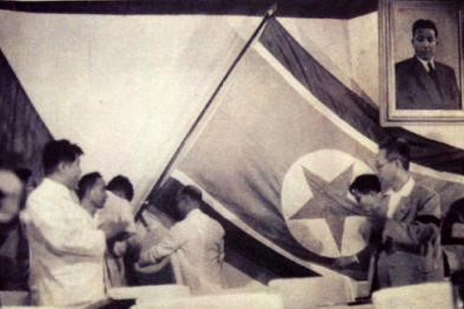 La nuova bandiera è stata adottata e issata durante il 5° Assemblea popolare della Corea del Nord