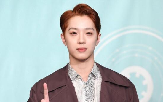 ライ·グァンリンの墜落…路上喫煙+唾吐き論難→｢誤った行動｣謝罪→非難ing