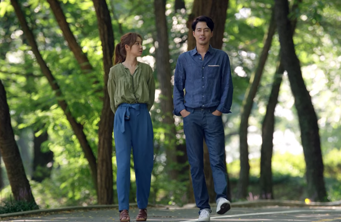 jo in-sung and gong hyo-jin walking together in the korean drama it