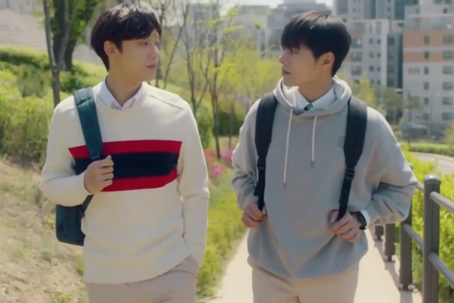 the tale of the nine tailed where the two guys are chatting out on the streets