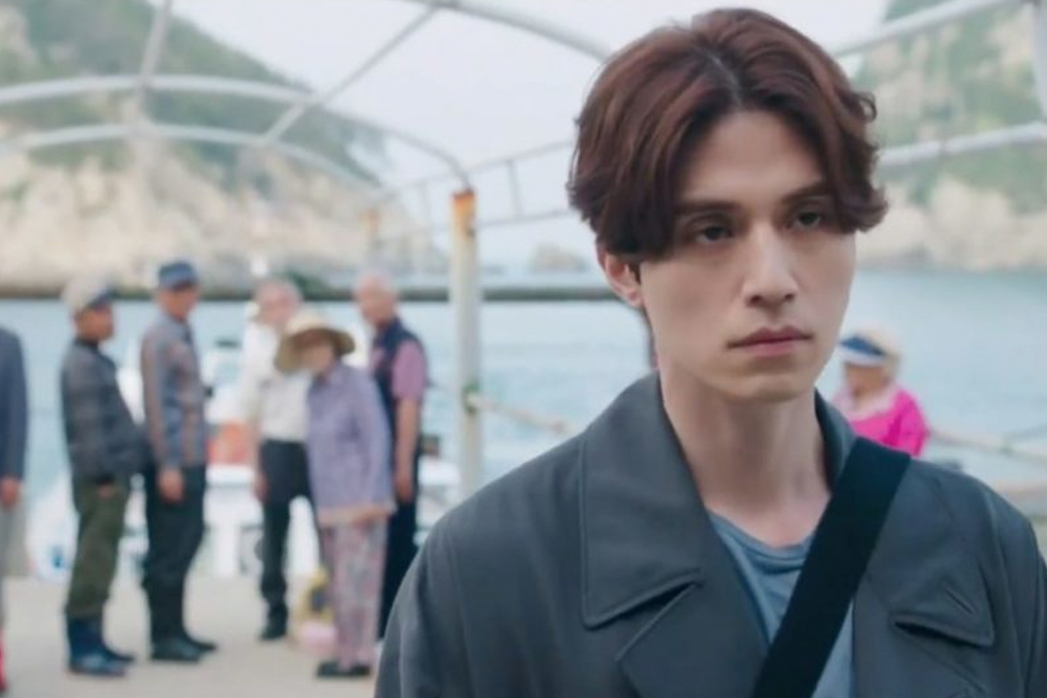 lee dong wook on an island on korean drama the tale of the nine tailed