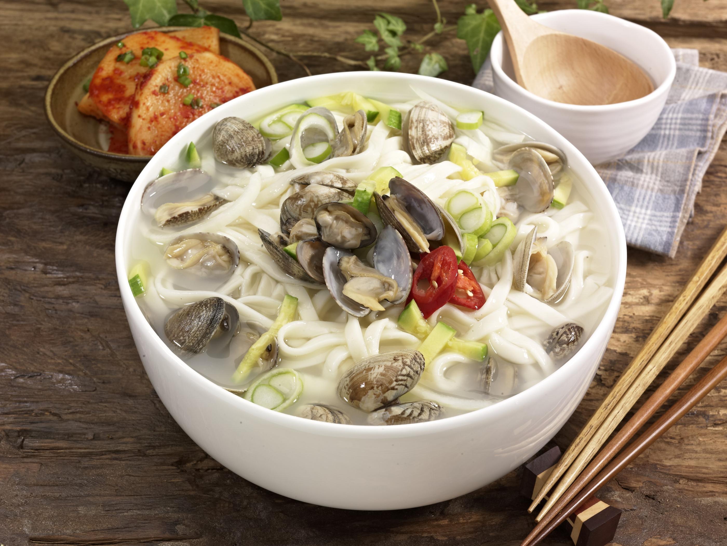 韓国の冬、韓国の果物、韓国ラーメン、韓国の柿、韓国の食後のデザート、カルグクス、チャンチグクス、韓国の麺、グクス