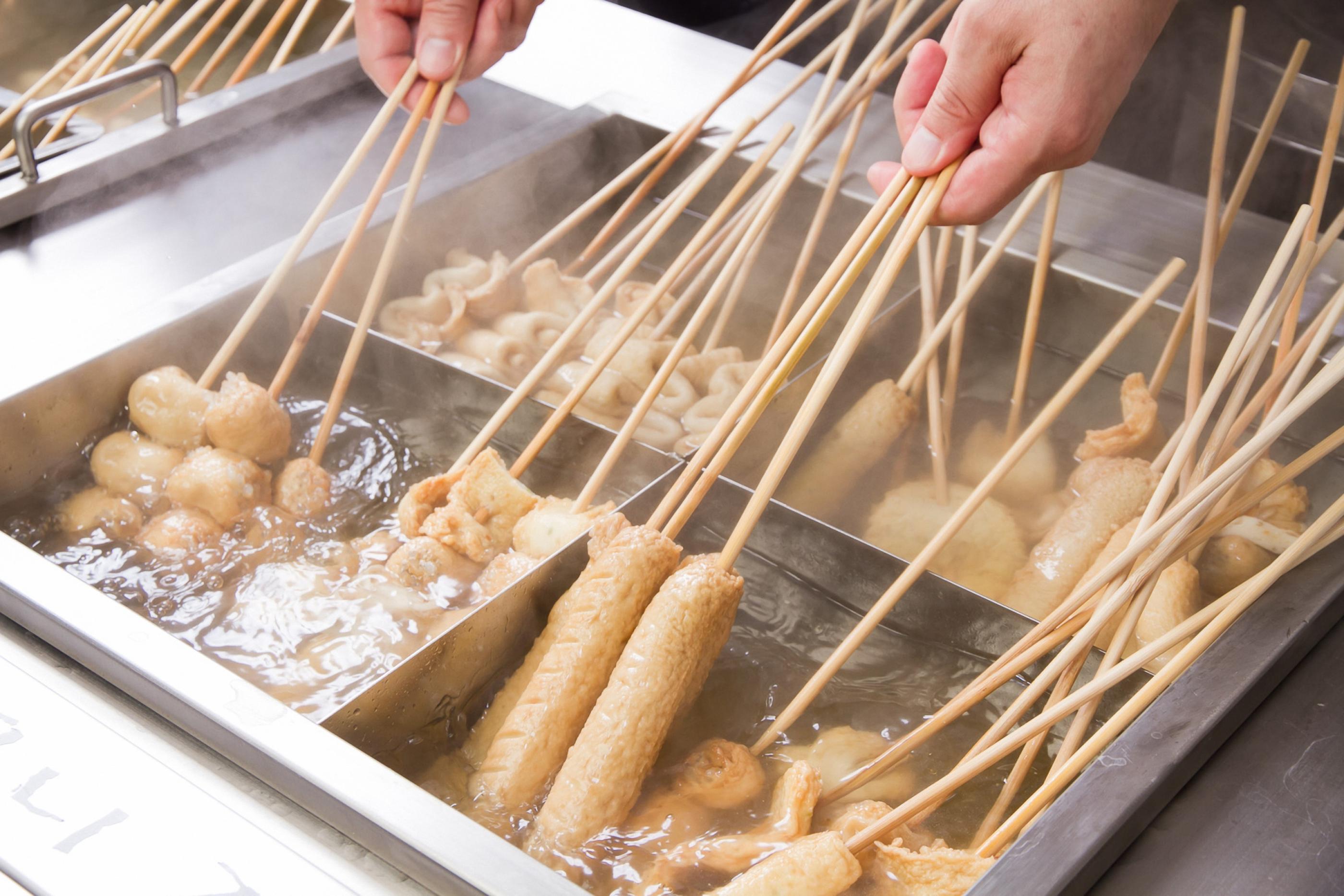 韓国の冬、韓国の果物、韓国ラーメン、韓国の柿、韓国の食後のデザート、カルグクス、チャンチグクス、韓国の麺、グクス、韓国の屋台、韓国おでん、韓国のおでん