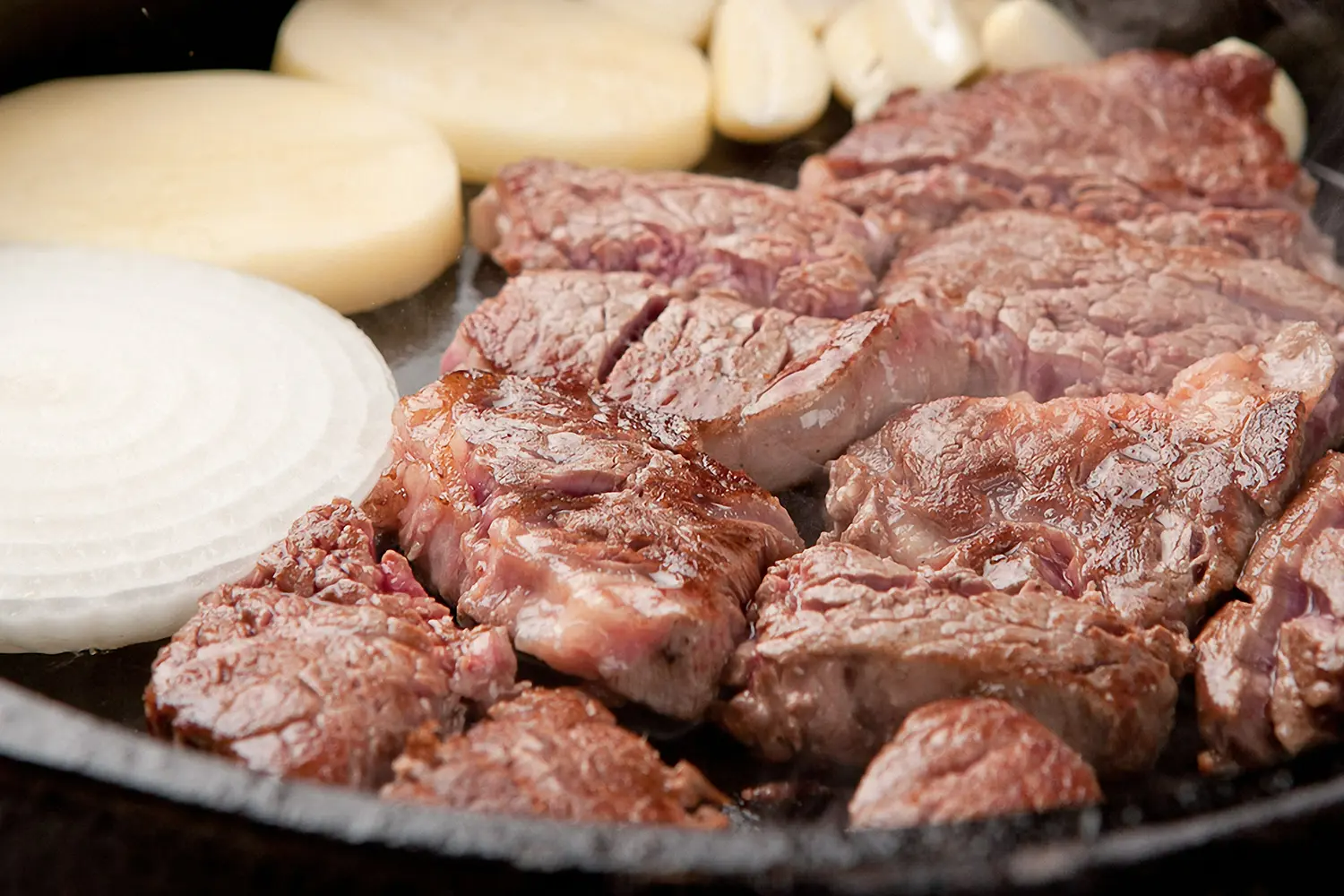 アンシム、韓国のひれ肉として知られている。脂っこさがなく、柔らかいステーキとして一般的に利用される部位。