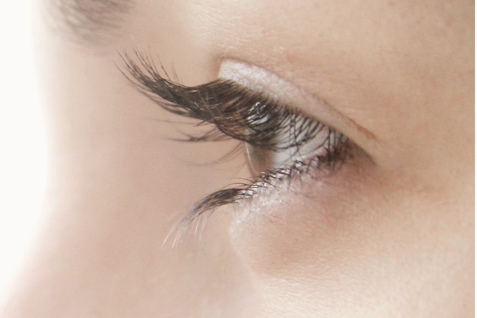 Dưỡng mi Ma:nyo 4GF Eyelash Ampoule Eyelash Serum