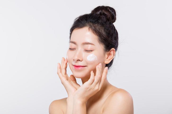 ทาครีมบำรุงผิวก่อนแต่งหน้า