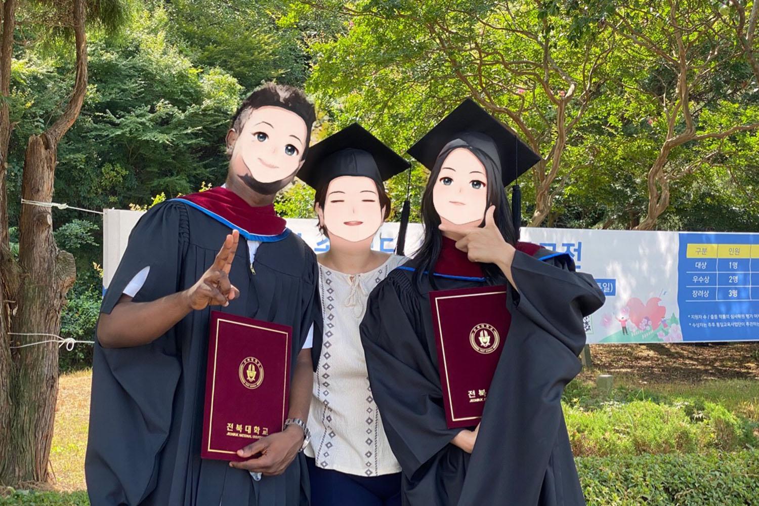 เรื่องเซอร์ไพรส์คือเราเป็นนักศึกษาคนไทยคนแรกของมหาวิทยาลัยด้วยค่ะ 