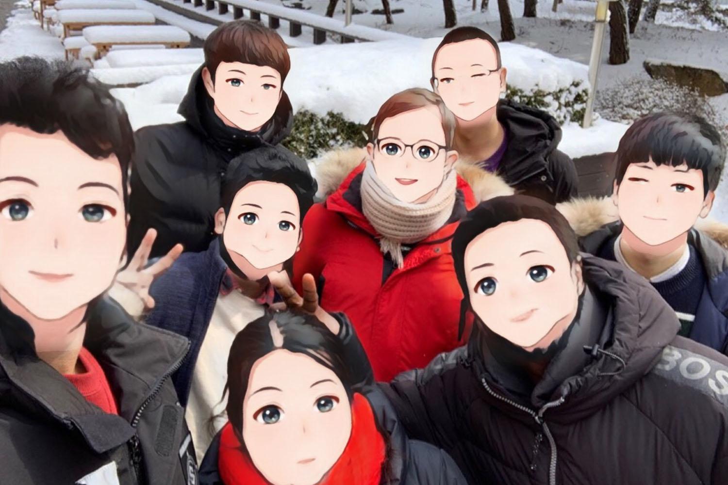 นอกจากนั้นเรื่องภาษาก็เป็นปัญหาเหมือนกันค่ะ เรายอมรับว่าทั้งภาษาอังกฤษและภาษาเกาหลีของเราไม่ได้ดีเหมือน native speaker