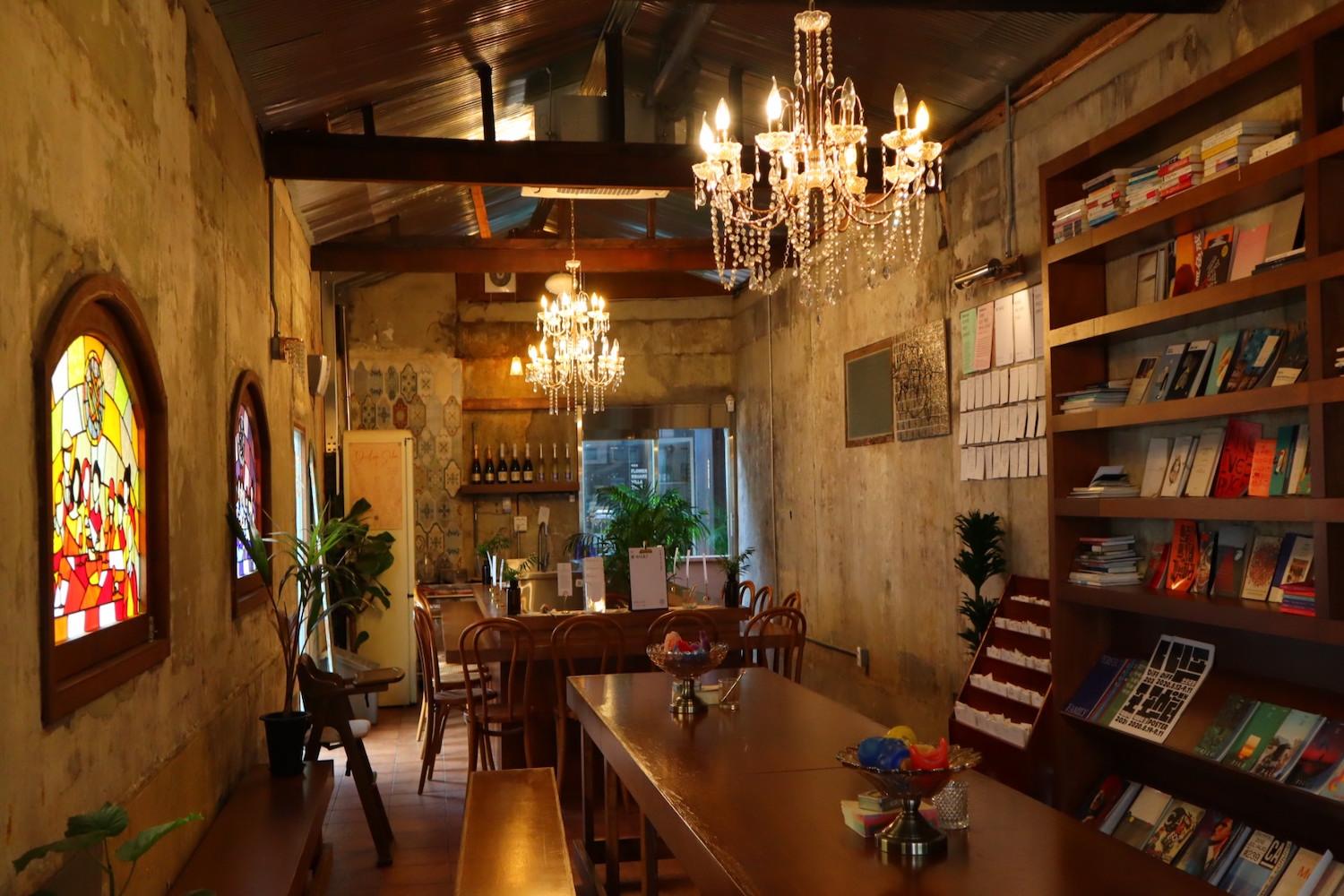 không gian cổ điển ở Scene Of Daehwa: Quán cafe đầy quyến rũ và nghệ thuật ở Daegu