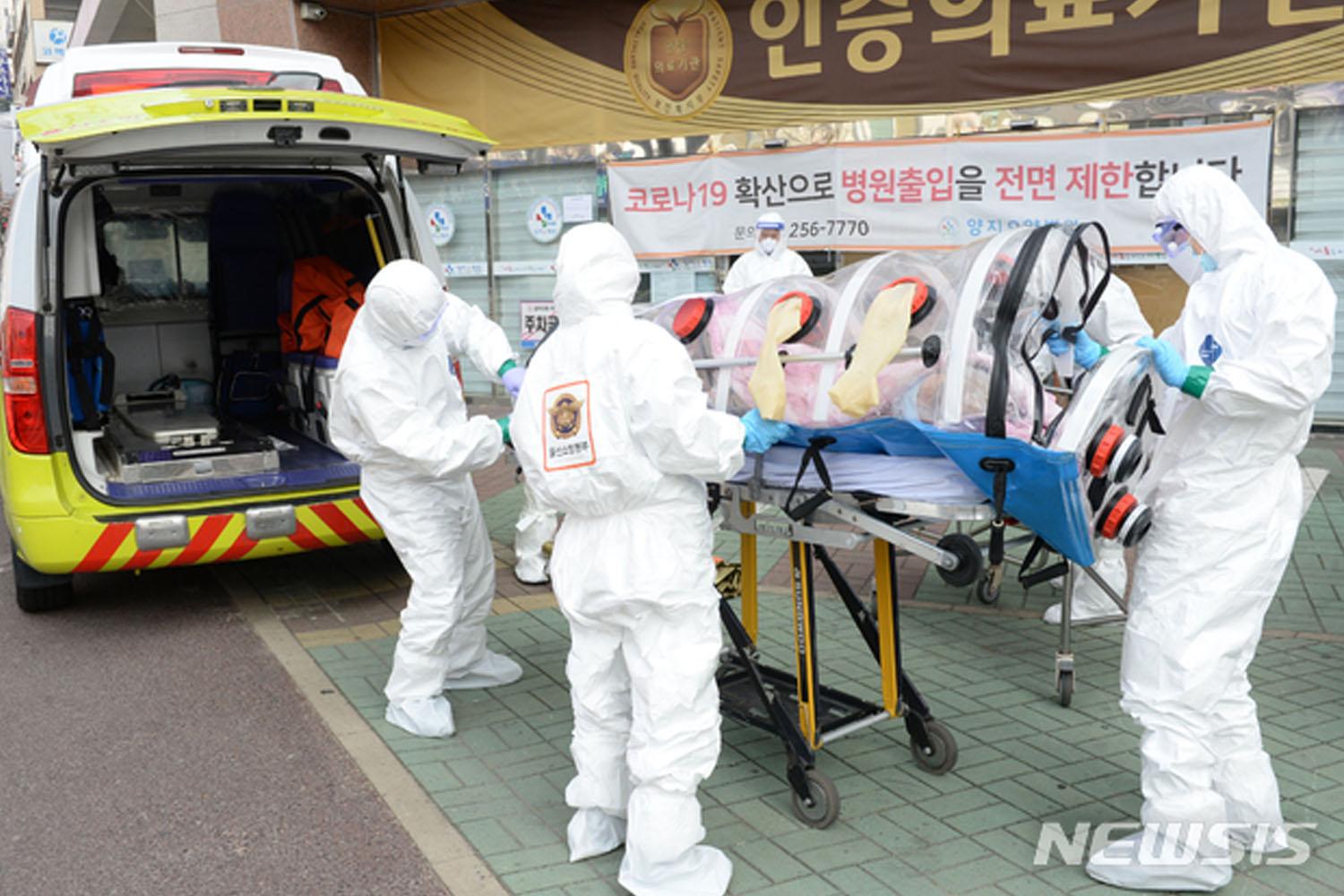 ตอนนี้ไม่เพียงผู้เชียวชาญเท่านั้นรวมถึงประชาชนจำนวนมากที่เรียกร้องให้รัฐบาลประกาศยกระดับมาตรการอีกครั้ง