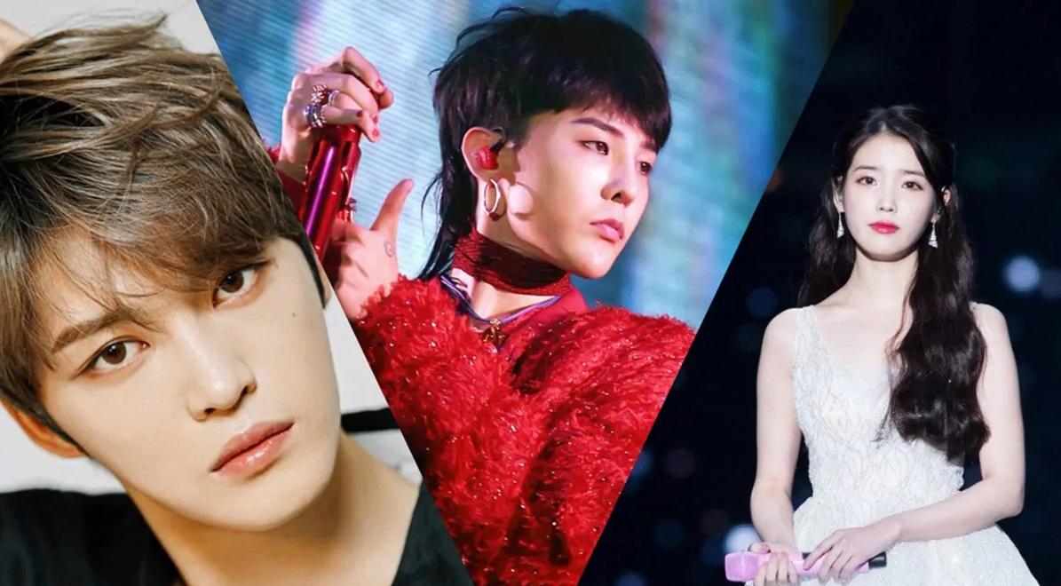 สามคนดังในอุตสาหกรรมบันเทิงเกาหลี รวมตัวในงานประกาศรางวัล โดยสวมชุดหรูและแต่งหน้าอย่างสวยงาม