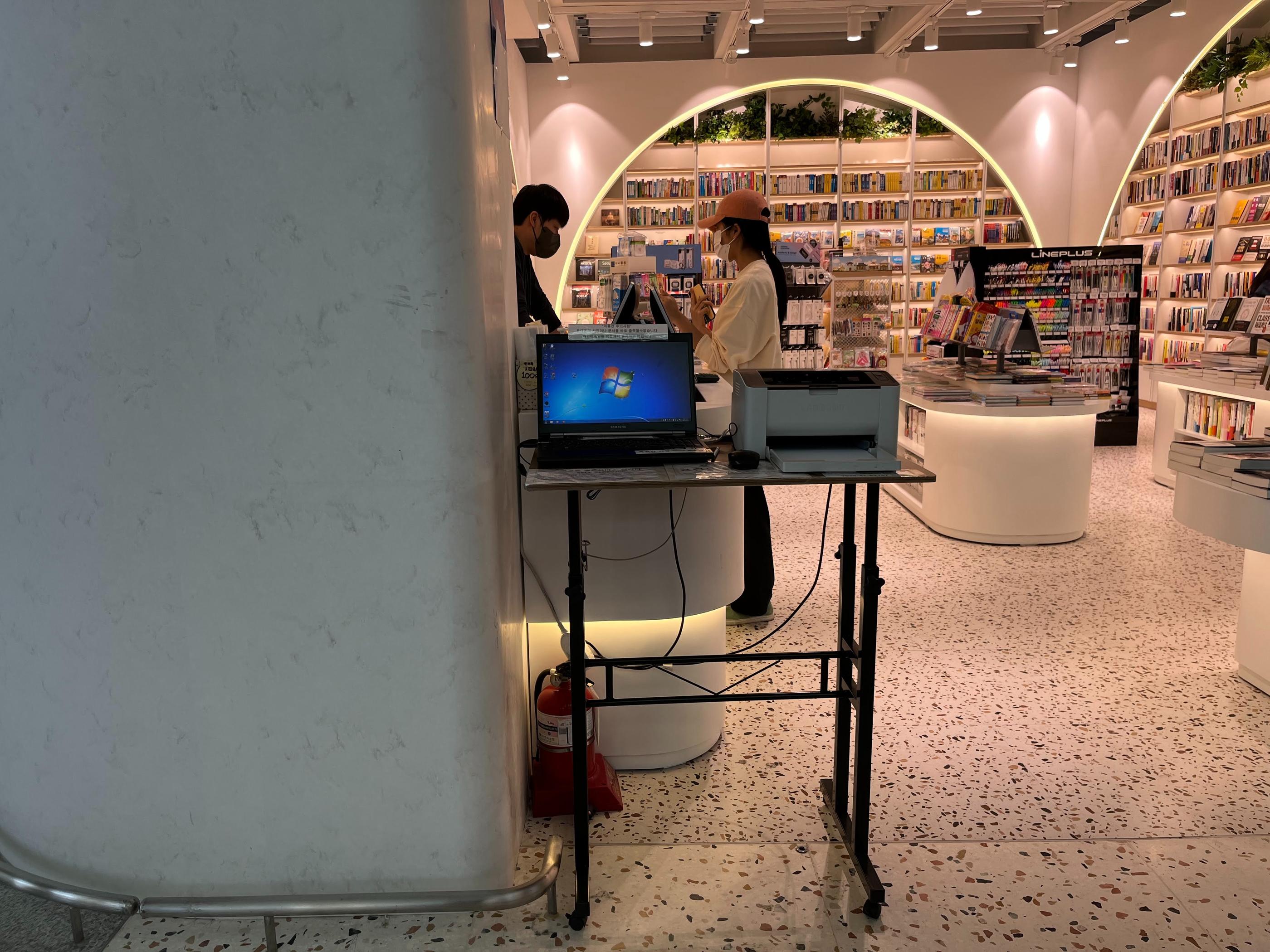 韓国、韓国旅行、韓国観光、ソウル、ソウル旅行、仁川空港、仁川国際空港、第2ターミナル、第1ターミナル、大韓航空、アシアナ航空、済州航空、ティーウェイ航空、ジンエアー、韓国ショッピング、おみやげ、空港鉄道、AREX、ソウル直通列車、空港バス