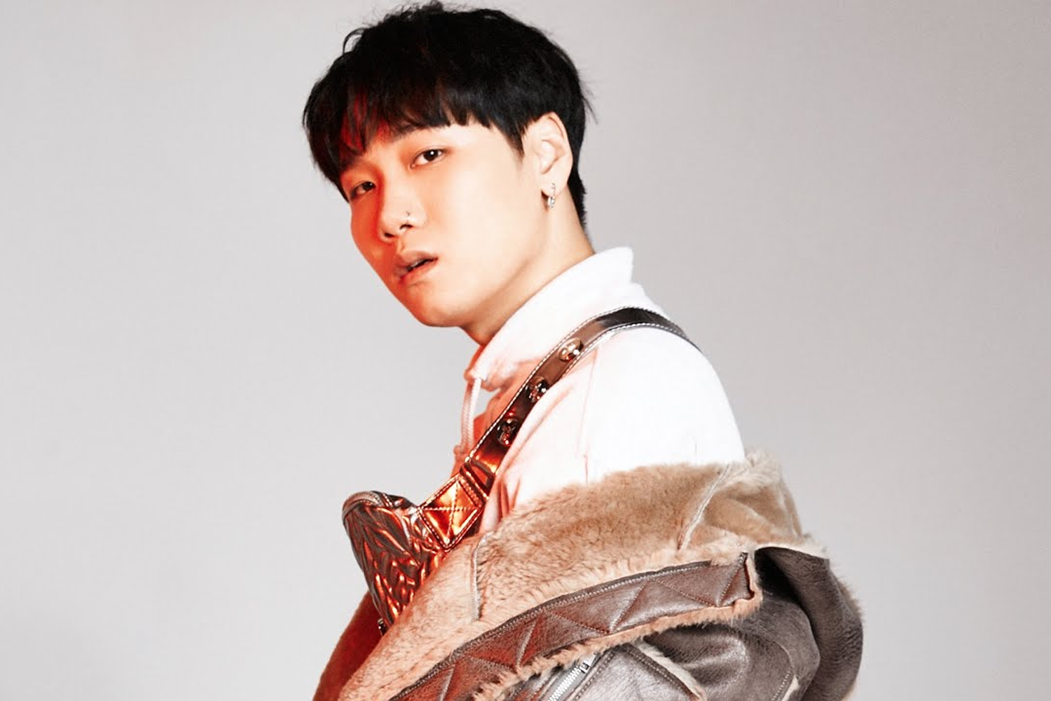 韓國Rapper JUSTHIS 的形象接照，引人注目的舞台風格