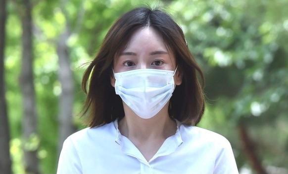 ｢パク·ユチョンの元彼女｣ファン・ハナ、4億ウォンの車盗難→自害写真を掲載｢論難｣