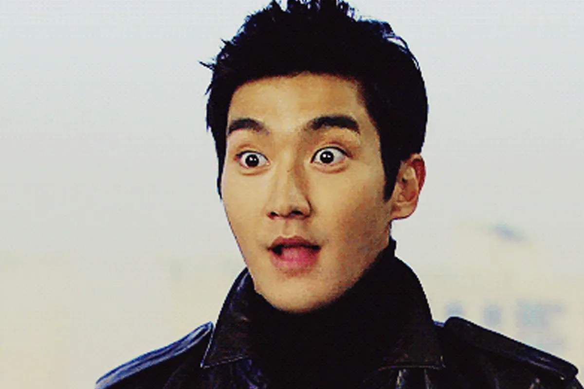 ความแตกต่างของวัฒนธรรมอาหารในเกาหลี รูปภาพของนักแสดงในชั้นเรียนกำลังรับประทานอาหาร