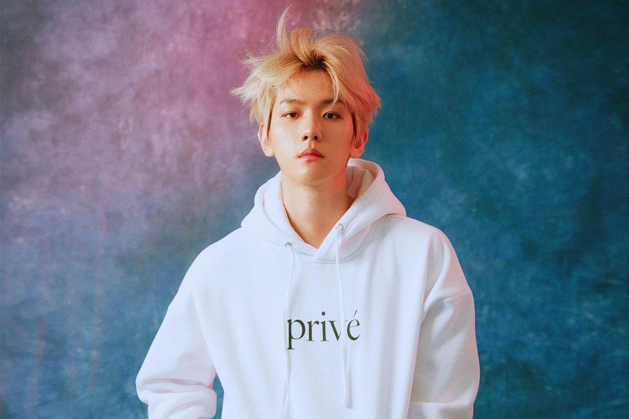 ภาพไอดอลเกาหลีใส่เสื้อผ้าจากแบรนด์ของตัวเองในบรรยากาศสบาย ๆ