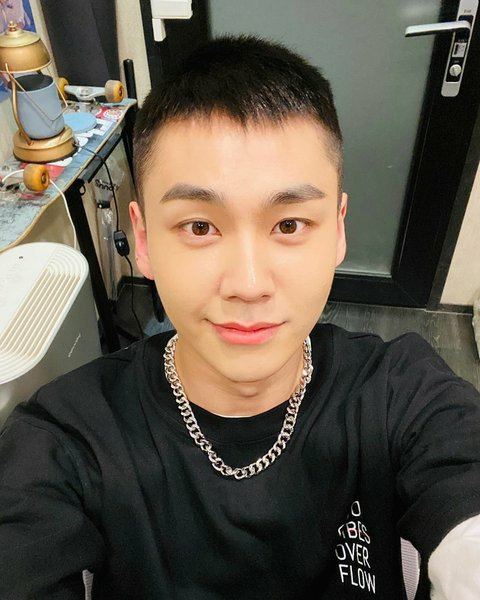 韩国男团成员郑镒勋 涉毒传闻 图片