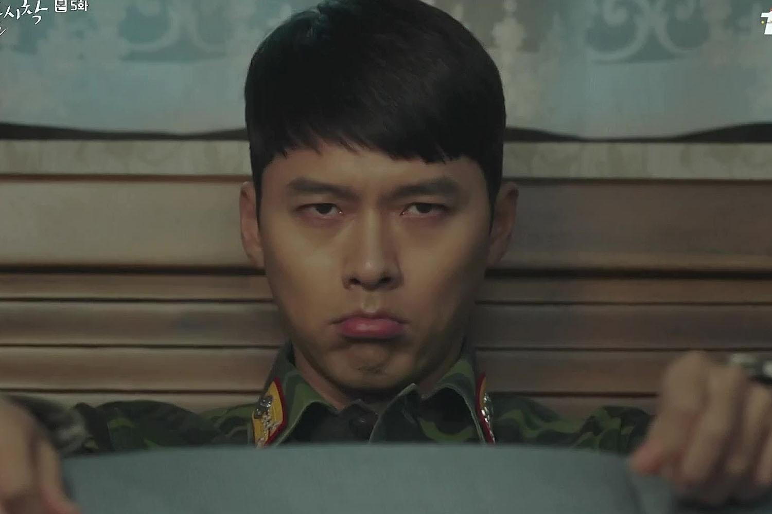 ทหารในชุดยูนิฟอร์มทหารของกองทัพเกาหลีเหนือจากซีรีส์เกาหลีชื่อดัง นิยมชมชอบในหมู่คนดู