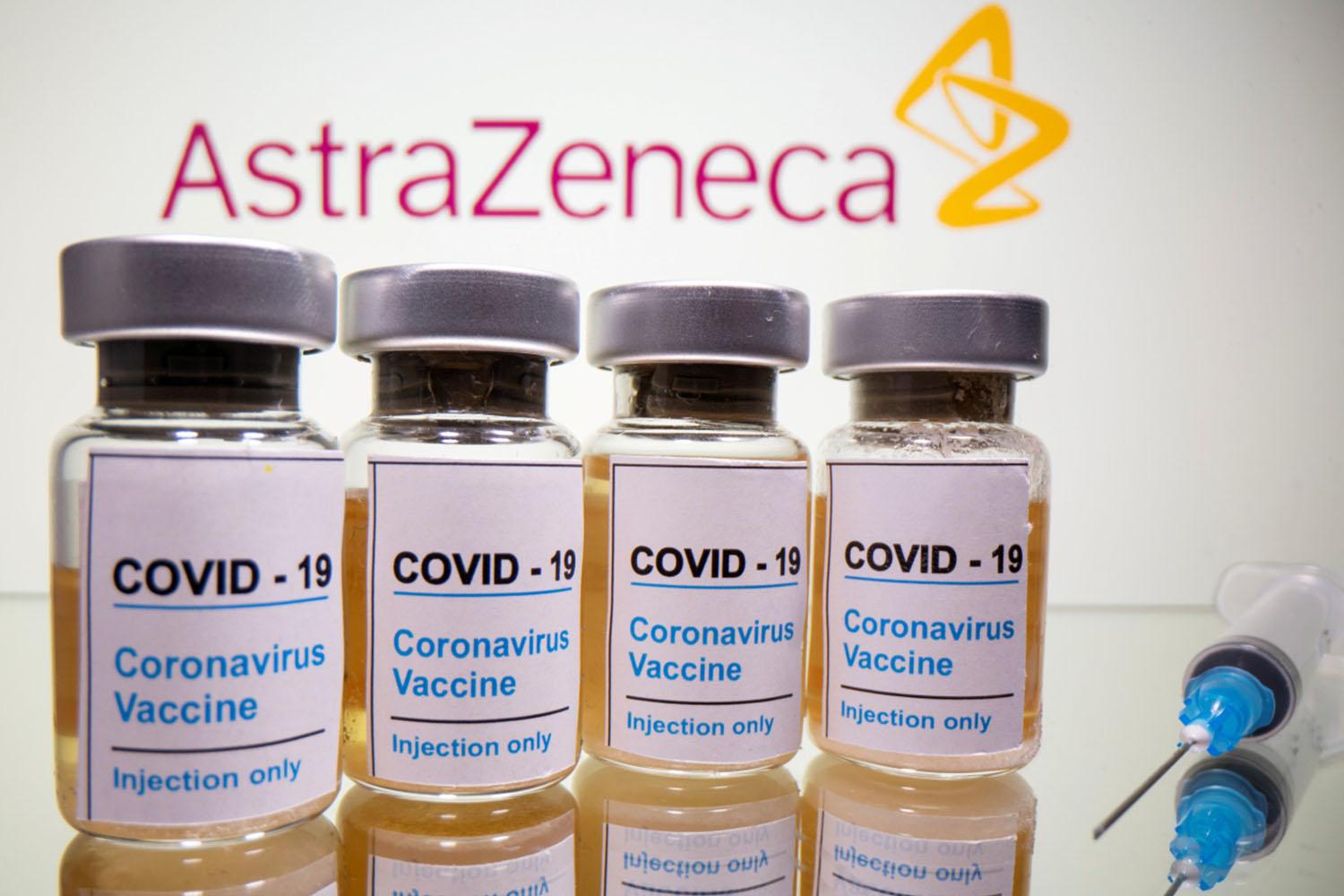 ขวดวัคซีนโควิด-19 ของ AstraZeneca แสดงถึงความพยายามในการควบคุมการระบาดใหญ่